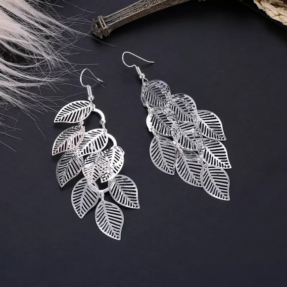 “Falling for You” Boho Indie Leaf Dangle Earrings - Picture 3 of 6